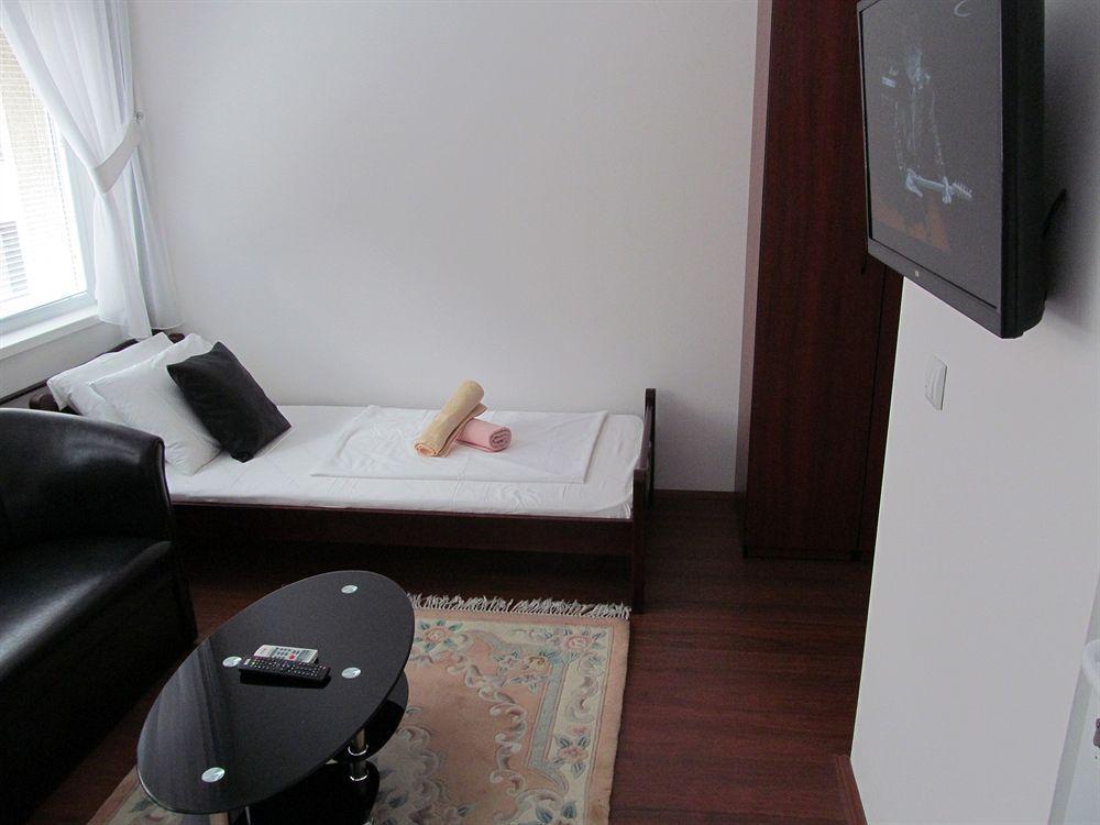 Downtown Apart Hotel Bane Belgrado Exterior foto