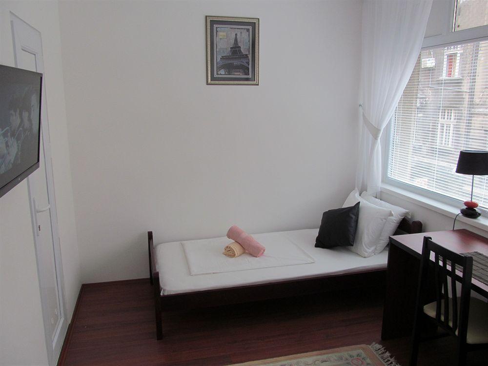 Downtown Apart Hotel Bane Belgrado Exterior foto