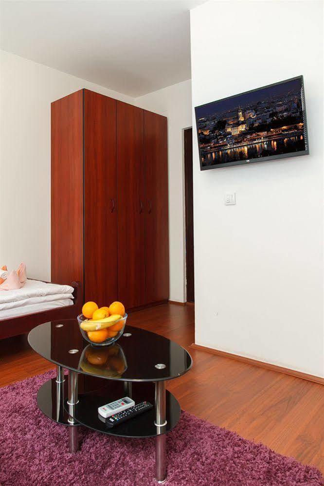 Downtown Apart Hotel Bane Belgrado Exterior foto
