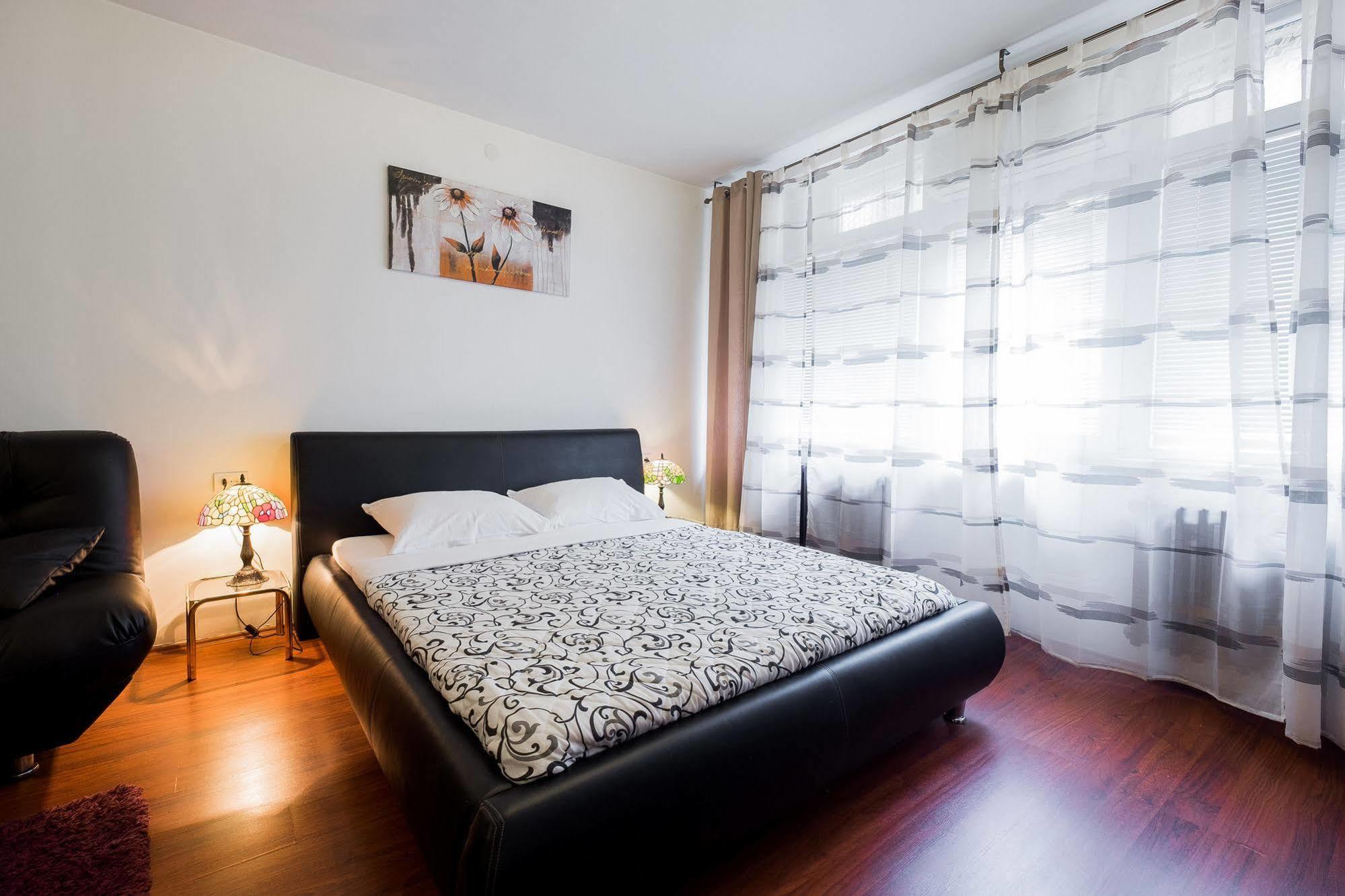 Downtown Apart Hotel Bane Belgrado Exterior foto