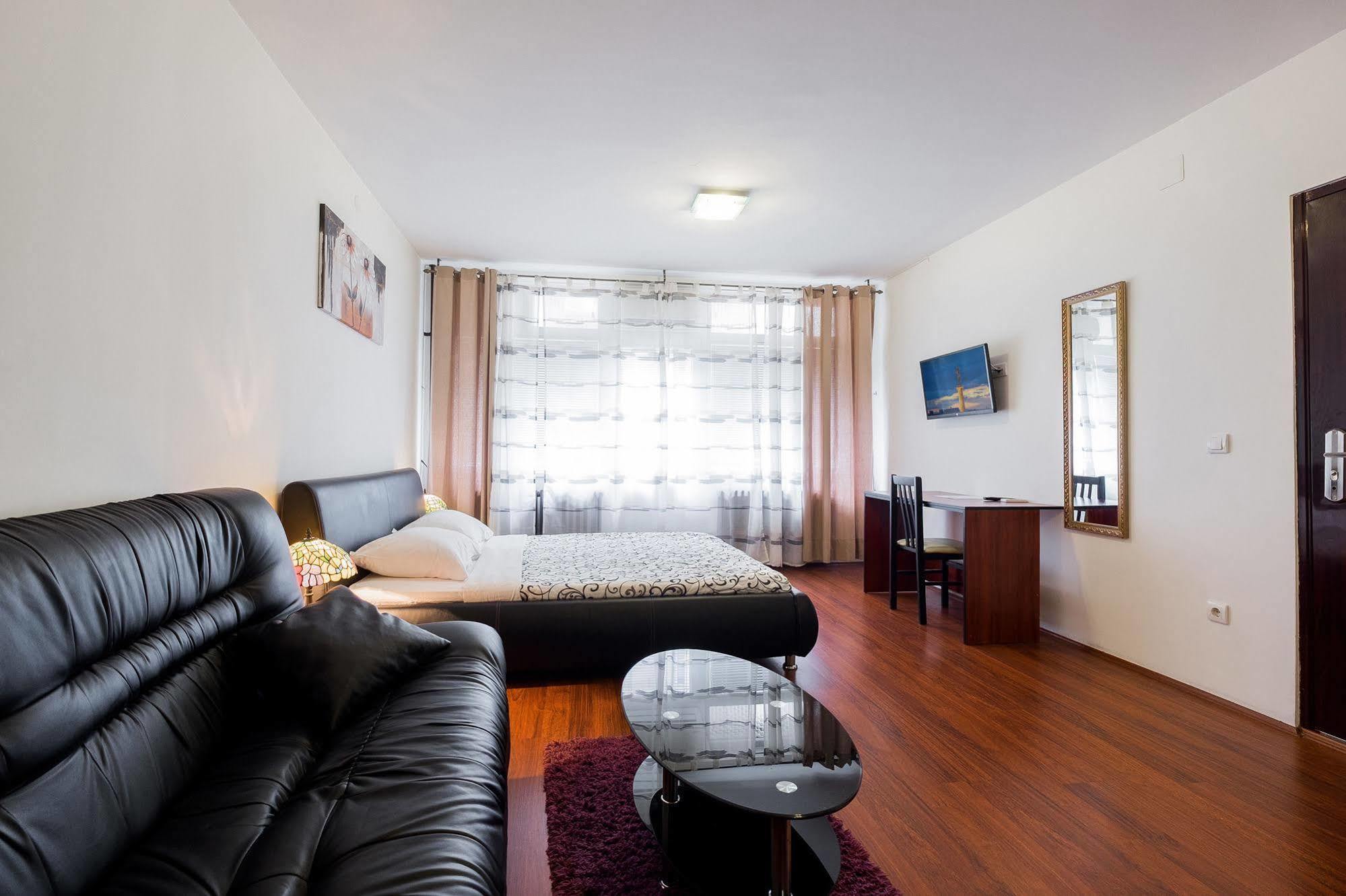 Downtown Apart Hotel Bane Belgrado Exterior foto